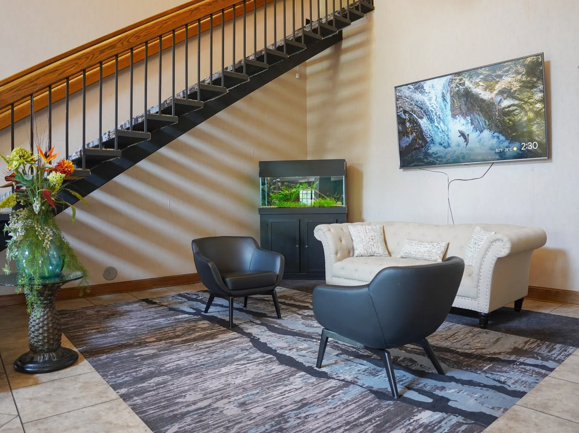Lobby seating area with aquarium