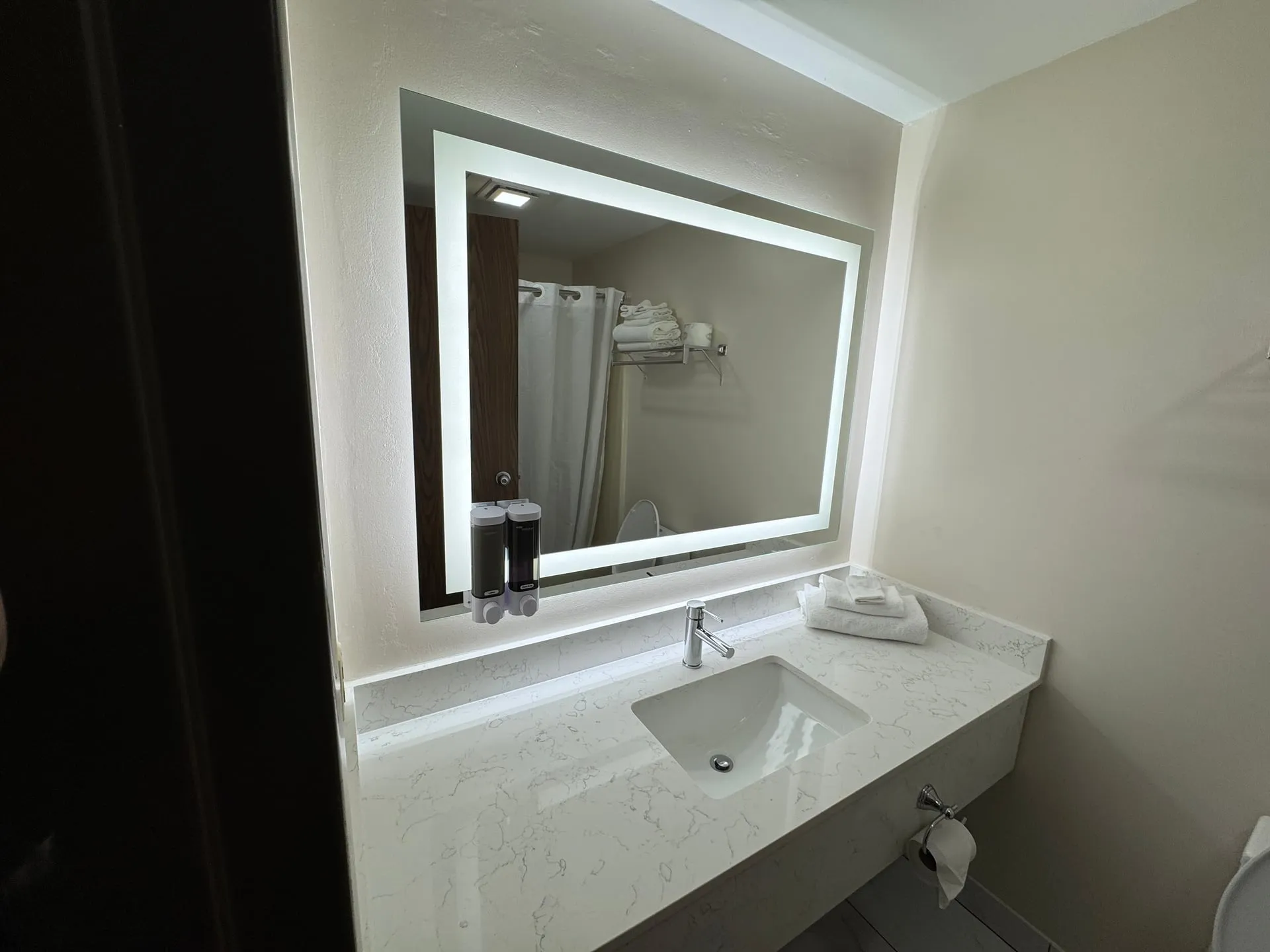 Two Queen Beds Inside - Bathroom at South Shore Inn Sandusky