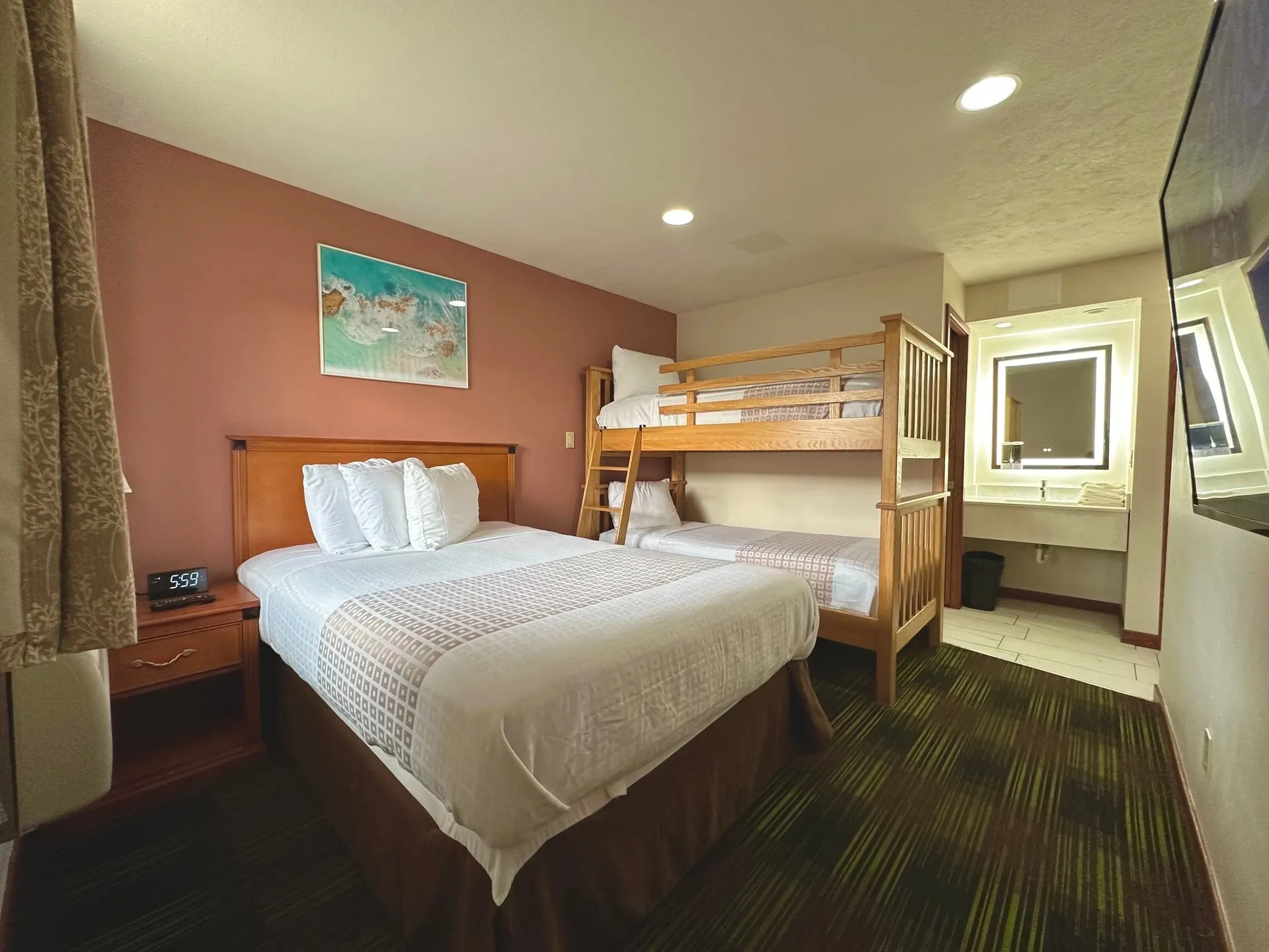 Three Room Suite with Bunks